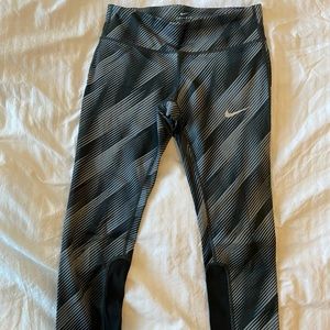 Nike Cropped Leggings